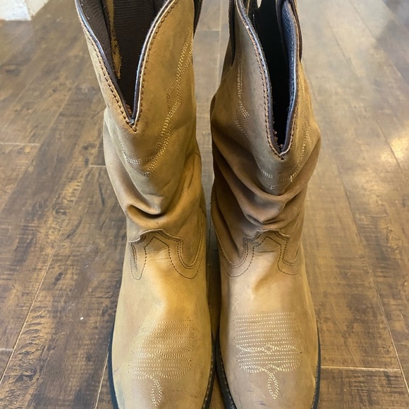 Shyanne Shy slouch cowboy boots - Picture 3 of 15